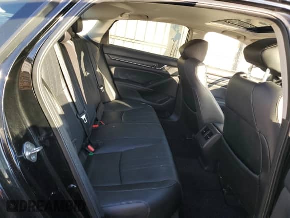 2019 Honda Accord EX-L z VIN 1HGCV1F52KA041056, wystawiony jako Copart lot #86512735 z przebiegiem Nie podano mil oraz Szkoda całkowita • Salvage title. Historia ofert i sprzedaży dostępna na DreamBid. Obrazek 10.