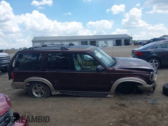 1999 Ford Explorer XLT с VIN 1FMZU35P7XUA35202, выставлен на аукционе IAAI как лот 42711559 с пробегом 258 267 миль миль и . История ставок и продаж доступна на DreamBid. Изображение 14.