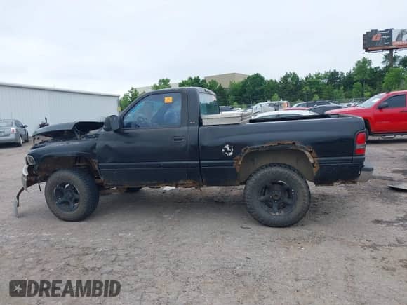 1996 Dodge 1500 с VIN 1B7HF16Z7TS696457, выставлен на аукционе IAAI как лот 42418198 с пробегом 206 926 миль миль и . История ставок и продаж доступна на DreamBid. Изображение 14.