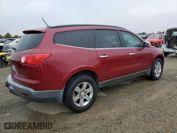 2011 Chevrolet Traverse 2LT with VIN 1GNKVJED2BJ371600, listed as a Copart auction lot 81621685 with 157,954 mi miles and Salvage title. Bid and sale history available at DreamBid. Image 3.