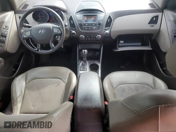 2015 Hyundai Tucson GLS z VIN KM8JTCAF8FU070021, wystawiony jako Copart lot #84802465 z przebiegiem 143 195 mil mil oraz Czysty tytuł • Clean title. Historia ofert i sprzedaży dostępna na DreamBid. Obrazek 8.