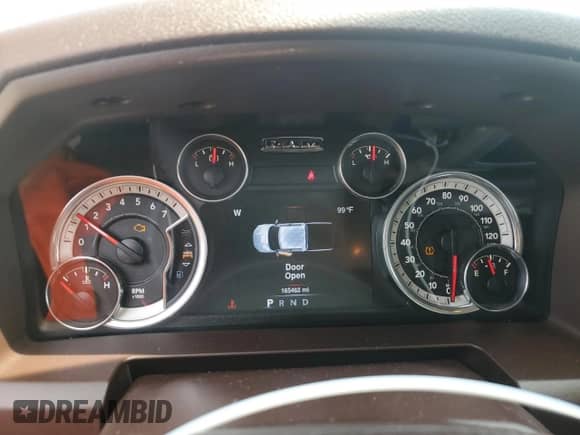 2016 Ram 1500 SLT z VIN 1C6RR7GGXGS125070, wystawiony jako Copart lot #66333675 z przebiegiem 165 462 mil mil oraz Szkoda całkowita • Salvage title. Historia ofert i sprzedaży dostępna na DreamBid. Obrazek 9.