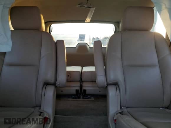 2013 Cadillac Escalade Premium z VIN 1GYS4CEF6DR205765, wystawiony jako Copart lot #71652045 z przebiegiem 119 855 mil mil oraz Czysty tytuł • Clean title. Historia ofert i sprzedaży dostępna na DreamBid. Obrazek 10.