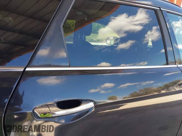 2017 Hyundai Santa Fe SE with VIN KM8SM4HF7HU178968, listed as a IAAI auction lot 43476014 with 262,225 mi miles and . Bid and sale history available at DreamBid. Image 17.