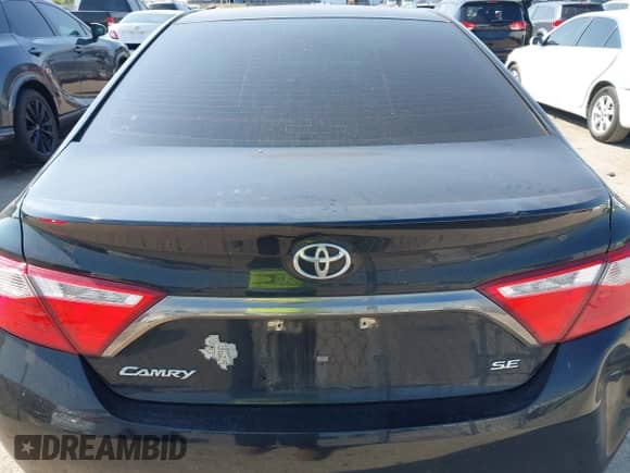 2017 Toyota Camry XLE z VIN 4T1BF1FK7HU451173, wystawiony jako IAAI lot #43172057 z przebiegiem 130 810 mil mil oraz . Historia ofert i sprzedaży dostępna na DreamBid. Obrazek 16.