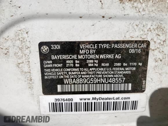 2017 BMW 3 Series 330i z VIN WBA8B9G59HNU48557, wystawiony jako Copart lot #81711665 z przebiegiem 98 931 mil mil oraz Czysty tytuł • Clean title. Historia ofert i sprzedaży dostępna na DreamBid. Obrazek 12.