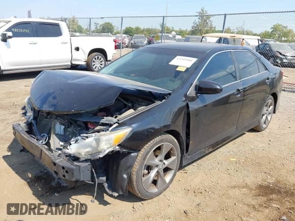 2014 Toyota Camry L with VIN 4T1BF1FK8EU829691, listed as a IAAI auction lot 43259501 with 183,260 mi miles and . Bid and sale history available at DreamBid. Image 6.