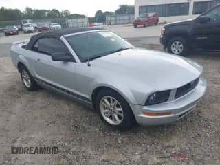 2006 Ford Mustang Standard с VIN 1ZVFT84N465244300, выставлен на аукционе IAAI как лот 42802624 с пробегом Не указан миль и . История ставок и продаж доступна на DreamBid. Изображение 1.