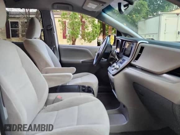 2017 Toyota Sienna LE with VIN 5TDJZ3DC5HS154518, listed as a Copart auction lot 68218275 with 182,343 mi miles and Clean title. Bid and sale history available at DreamBid. Image 5.