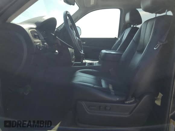 2010 Chevrolet Tahoe LT with VIN 1GNUKBE09AR227921, listed as a Copart auction lot 81926215 with 170,438 mi miles and Salvage title. Bid and sale history available at DreamBid. Image 7.