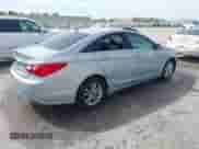 2012 Hyundai Sonata GLS z VIN 5NPEB4AC8CH467593, wystawiony jako IAAI lot #43290505 z przebiegiem 150 656 mil mil oraz . Historia ofert i sprzedaży dostępna na DreamBid. Obrazek 4.