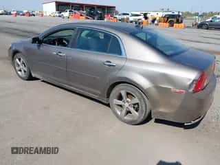 2012 Chevrolet Malibu 1LT z VIN 1G1ZC5EU8CF288089, wystawiony jako IAAI lot #43443742 z przebiegiem 195 894 mil mil oraz . Historia ofert i sprzedaży dostępna na DreamBid. Obrazek 3.