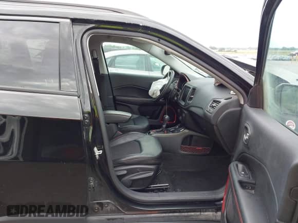 2021 Jeep Compass Trailhawk с VIN 3C4NJDDB3MT583825, выставлен на аукционе IAAI как лот 43202929 с пробегом 83 009 миль миль и . История ставок и продаж доступна на DreamBid. Изображение 5.