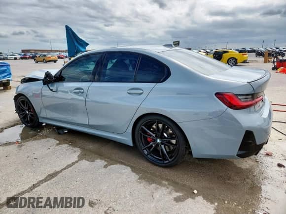 2023 BMW 3 Series 330i z VIN 3MW69FF08P8C83464, wystawiony jako Copart lot #63436145 z przebiegiem Nie podano mil oraz Czysty tytuł • Clean title. Historia ofert i sprzedaży dostępna na DreamBid. Obrazek 2.