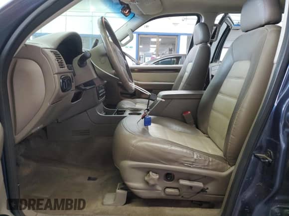 2003 Ford Explorer Eddie Bauer с VIN 1FMZU74E33UC42235, выставлен на аукционе Copart как лот 55652015 с пробегом 152 313 миль миль и Чистый • Clean title. История ставок и продаж доступна на DreamBid. Изображение 7.