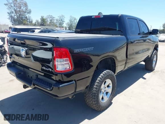 2022 Ram 1500 Big Horn с VIN 1C6RRFMG7NN441178, выставлен на аукционе IAAI как лот 42721492 с пробегом 16 459 миль миль и . История ставок и продаж доступна на DreamBid. Изображение 4.