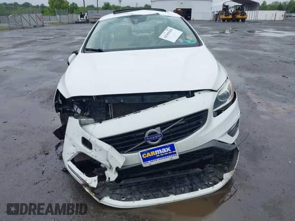 2017 Volvo S60 Dynamic z VIN YV140MTL6H2437364, wystawiony jako IAAI lot #42369420 z przebiegiem 93 442 mil mil oraz . Historia ofert i sprzedaży dostępna na DreamBid. Obrazek 12.
