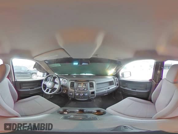 2018 Ram 1500 Tradesman z VIN 1C6RR7KT1JS338470, wystawiony jako Copart lot #53395975 z przebiegiem 145 720 mil mil oraz Szkoda całkowita • Salvage title. Historia ofert i sprzedaży dostępna na DreamBid. Obrazek 13.