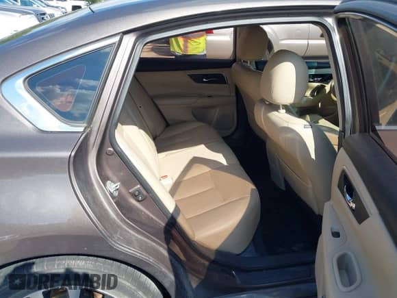 2016 Nissan Altima S z VIN 1N4AL3AP2GC133382, wystawiony jako IAAI lot #43350605 z przebiegiem 122 529 mil mil oraz . Historia ofert i sprzedaży dostępna na DreamBid. Obrazek 8.