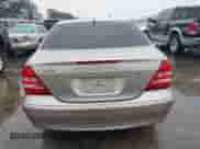 2005 Mercedes-Benz C 320 z VIN WDBRF64J65F576240, wystawiony jako IAAI lot #41446413 z przebiegiem 68 000 mil mil oraz . Historia ofert i sprzedaży dostępna na DreamBid. Obrazek 20.