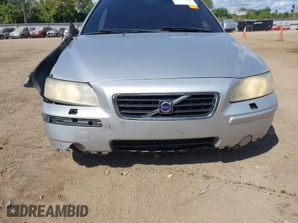 2007 Volvo S60 2.5L Turbo с VIN YV1RH592272609729, выставлен на аукционе IAAI как лот 43079885 с пробегом 222 757 миль миль и . История ставок и продаж доступна на DreamBid. Изображение 14.