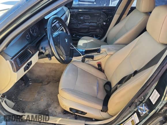 2008 BMW 3 Series 328i с VIN WBAVA37548NL46716, выставлен на аукционе Copart как лот 90729235 с пробегом 212 639 миль миль и Чистый • Clean title. История ставок и продаж доступна на DreamBid. Изображение 7.