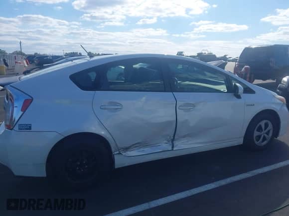 2013 Toyota Prius Three с VIN JTDKN3DU8D5651751, выставлен на аукционе IAAI как лот 43410902 с пробегом 123 378 миль миль и . История ставок и продаж доступна на DreamBid. Изображение 13.