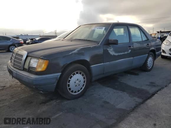 1992 Mercedes-Benz 300 z VIN WDBED30E5NB605052, wystawiony jako Copart lot #80143485 z przebiegiem 305 210 mil mil oraz Czysty tytuł • Clean title. Historia ofert i sprzedaży dostępna na DreamBid. Obrazek 1.