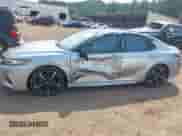 2019 Toyota Camry XSE с VIN 4T1B61HK0KU270596, выставлен на аукционе IAAI как лот 43160211 с пробегом 33 971 миль миль и . История ставок и продаж доступна на DreamBid. Изображение 6.