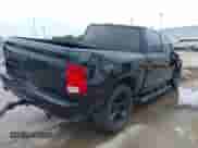 2017 Ram 1500 Express z VIN 1C6RR6KT6HS547823, wystawiony jako IAAI lot #42717862 z przebiegiem 220 236 mil mil oraz . Historia ofert i sprzedaży dostępna na DreamBid. Obrazek 4.