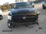 2017 Ram 1500 Express z VIN 3C6JR6AT6HG797018, wystawiony jako Copart lot #77579104 z przebiegiem 97 391 mil mil oraz Szkoda całkowita • Salvage title. Historia ofert i sprzedaży dostępna na DreamBid. Obrazek 5.