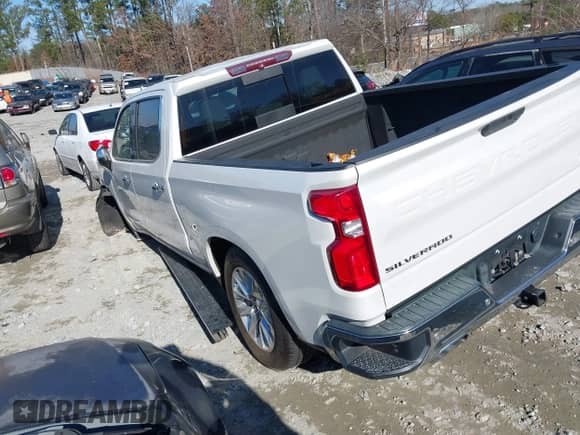 2019 Chevrolet Silverado 1500 LTZ z VIN 1GCUYGEL3KZ123666, wystawiony jako IAAI lot #41145149 z przebiegiem 70 043 mil mil oraz . Historia ofert i sprzedaży dostępna na DreamBid. Obrazek 3.