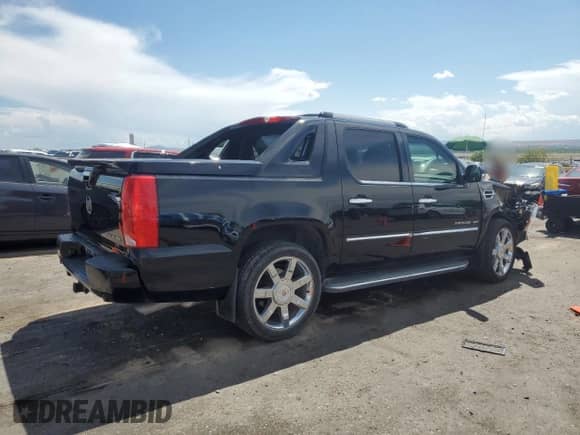 2013 Cadillac Escalade EXT Luxury z VIN 3GYT4MEF7DG334219, wystawiony jako Copart lot #66610225 z przebiegiem 102 674 mil mil oraz Szkoda całkowita • Salvage title. Historia ofert i sprzedaży dostępna na DreamBid. Obrazek 3.