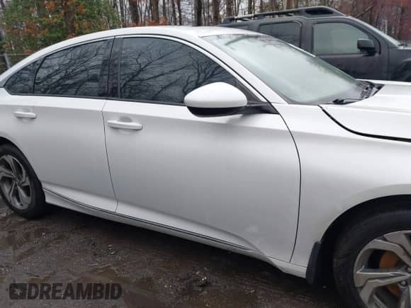 2018 Honda Accord EX z VIN 1HGCV1F42JA229226, wystawiony jako IAAI lot #41833944 z przebiegiem 82 961 mil mil oraz . Historia ofert i sprzedaży dostępna na DreamBid. Obrazek 13.