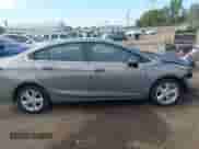 2018 Chevrolet Cruze LT z VIN 1G1BE5SMXJ7191371, wystawiony jako IAAI lot #43055956 z przebiegiem 104 565 mil mil oraz . Historia ofert i sprzedaży dostępna na DreamBid. Obrazek 14.