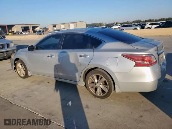 2015 Nissan Altima SL with VIN 1N4AL3AP3FN338289, listed as a Copart auction lot 82286675 with 209,538 mi miles and Clean title. Bid and sale history available at DreamBid. Image 2.