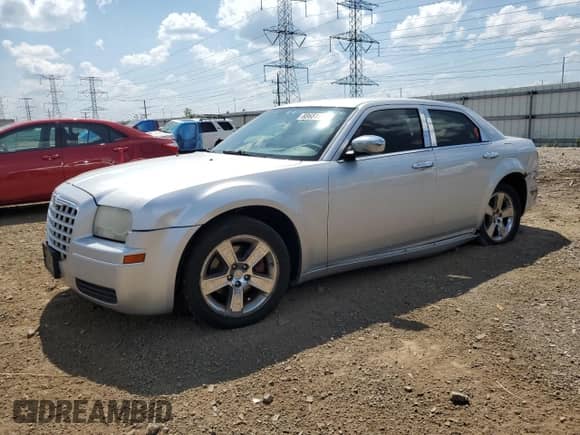 2007 Chrysler 300 with VIN 2C3KA43R17H845912, listed as a Copart auction lot 68681755 with 129,961 mi miles and Salvage title. Bid and sale history available at DreamBid. Image 1.