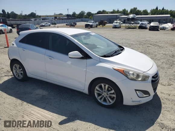 2014 Hyundai Elantra with VIN KMHD35LH8EU193341, listed as a Copart auction lot 58849055 with 133,988 mi miles and Salvage title. Bid and sale history available at DreamBid. Image 4.