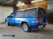 2003 GMC Sierra 1500 SLE z VIN 1GTEK14V33Z206988, wystawiony jako Copart lot #65412525 z przebiegiem 209 061 mil mil oraz Czysty tytuł • Clean title. Historia ofert i sprzedaży dostępna na DreamBid. Obrazek 2.