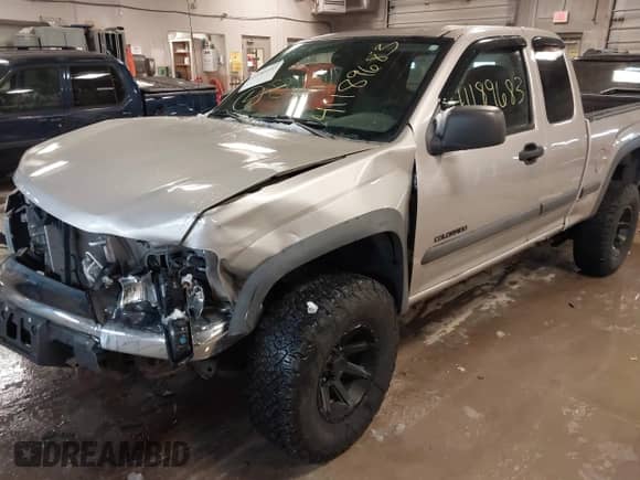 2005 Chevrolet Colorado LS Z85 z VIN 1GCCS196058264963, wystawiony jako IAAI lot #41189683 z przebiegiem 99 385 mil mil oraz . Historia ofert i sprzedaży dostępna na DreamBid. Obrazek 6.