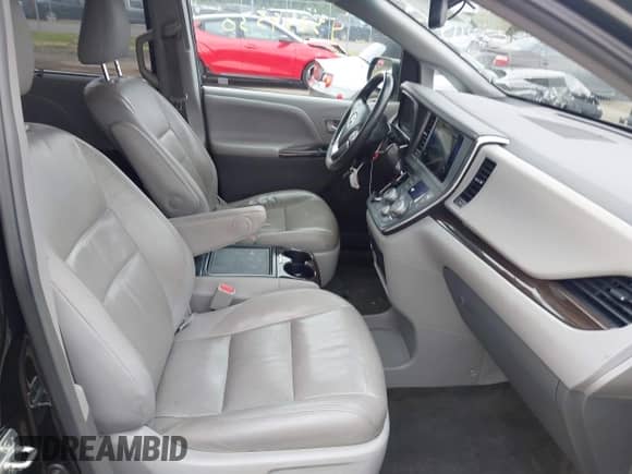 2017 Toyota Sienna XLE Auto Access Seat с VIN 5TDYZ3DC2HS768392, выставлен на аукционе IAAI как лот 43249530 с пробегом 139 743 миль миль и . История ставок и продаж доступна на DreamBid. Изображение 5.