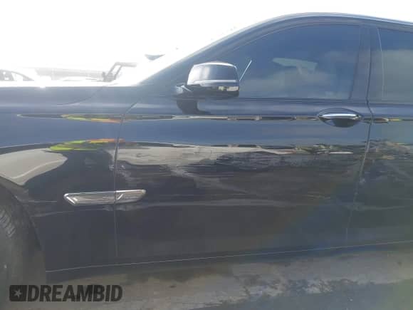 2013 BMW 7 Series 740Li with VIN WBAYE4C59DD136786, listed as a IAAI auction lot 42722440 with 126,170 mi miles and . Bid and sale history available at DreamBid. Image 17.