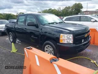 2010 Chevrolet Silverado 1500 z VIN 3GCRCPE05AG109468, wystawiony jako IAAI lot #43382620 z przebiegiem 258 242 mil mil oraz . Historia ofert i sprzedaży dostępna na DreamBid. Obrazek 1.