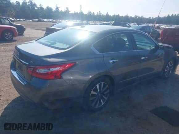 2016 Nissan Altima SR z VIN 1N4AL3AP7GC163218, wystawiony jako IAAI lot #42994642 z przebiegiem 75 293 mil mil oraz . Historia ofert i sprzedaży dostępna na DreamBid. Obrazek 4.