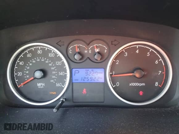 2008 Hyundai Tiburon GS z VIN KMHHM66D28U287992, wystawiony jako Copart lot #55080195 z przebiegiem 125 922 mil mil oraz Nie do naprawy • Non repairable. Historia ofert i sprzedaży dostępna na DreamBid. Obrazek 9.