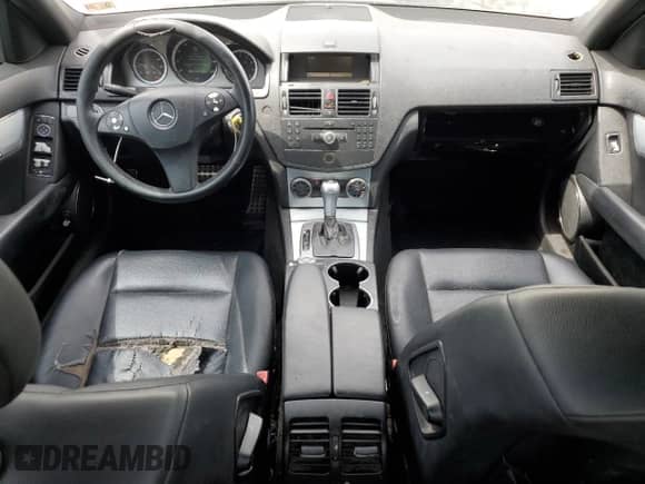 2009 Mercedes-Benz C 300 Sport z VIN WDDGF54X49R061402, wystawiony jako Copart lot #70928645 z przebiegiem 245 217 mil mil oraz Szkoda całkowita • Salvage title. Historia ofert i sprzedaży dostępna na DreamBid. Obrazek 8.