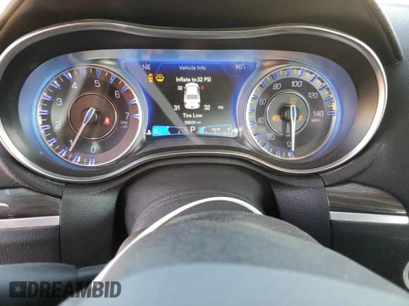 2019 Chrysler 300 Touring z VIN 2C3CCAAG6KH738698, wystawiony jako Copart lot #83997095 z przebiegiem 58 628 mil mil oraz Szkoda całkowita • Salvage title. Historia ofert i sprzedaży dostępna na DreamBid. Obrazek 9.