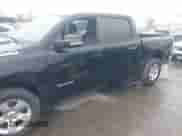 2020 Ram 1500 Big Horn z VIN 1C6RREFG1LN333692, wystawiony jako IAAI lot #41517721 z przebiegiem 67 046 mil mil oraz . Historia ofert i sprzedaży dostępna na DreamBid. Obrazek 19.