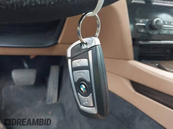 2009 BMW 7 Series 750Li with VIN WBAKB83559CY59070, listed as a IAAI auction lot 42451618 with 163,625 mi miles and . Bid and sale history available at DreamBid. Image 11.