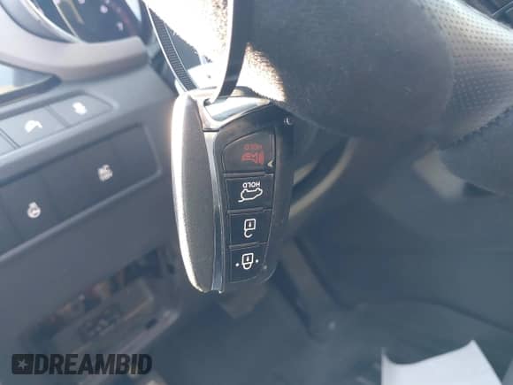 2013 Hyundai Santa Fe Limited с VIN KM8SR4HF8DU010090, выставлен на аукционе IAAI как лот 43339699 с пробегом 165 612 миль миль и . История ставок и продаж доступна на DreamBid. Изображение 11.